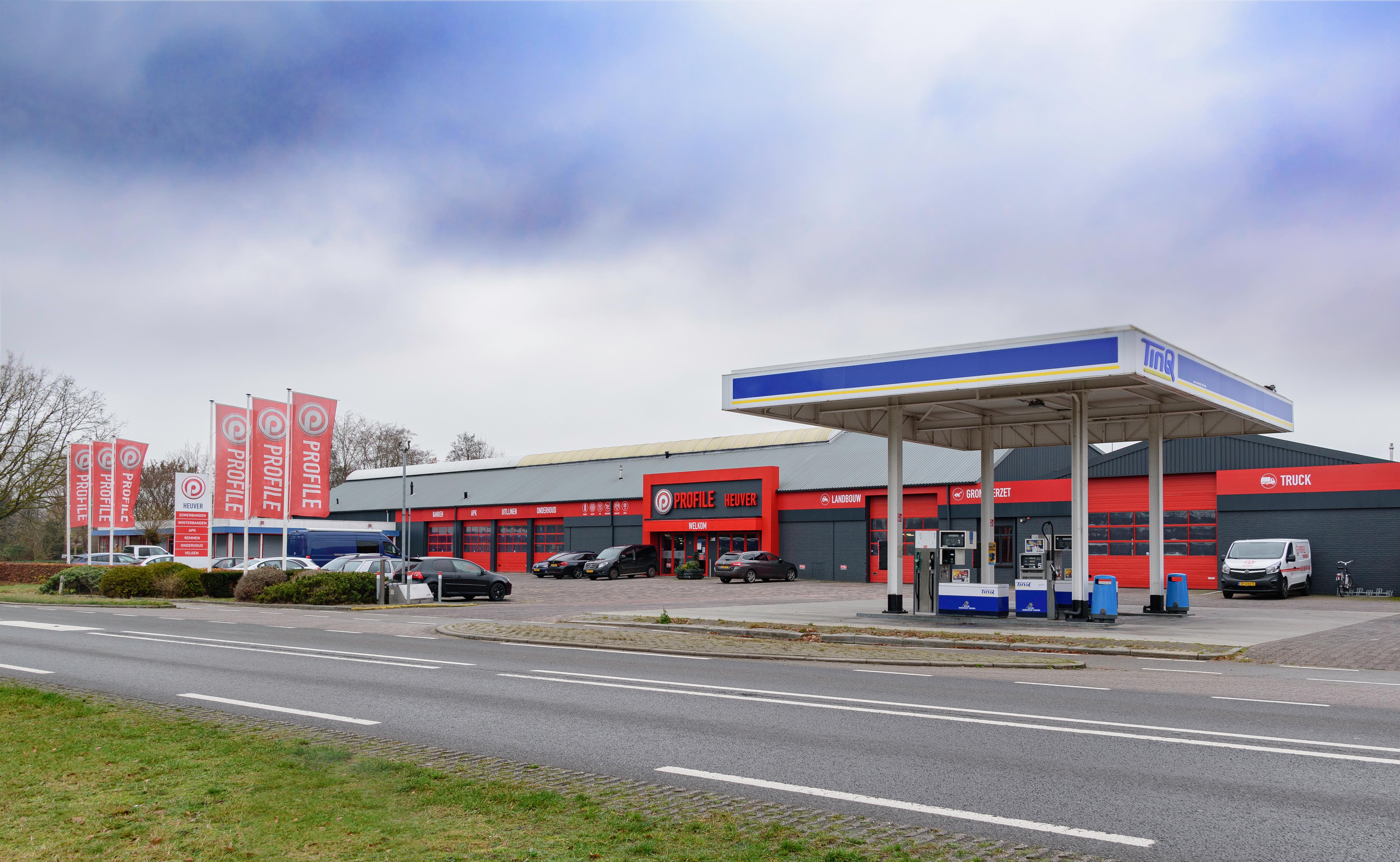2112 Den Ham filiaal vanaf de straat